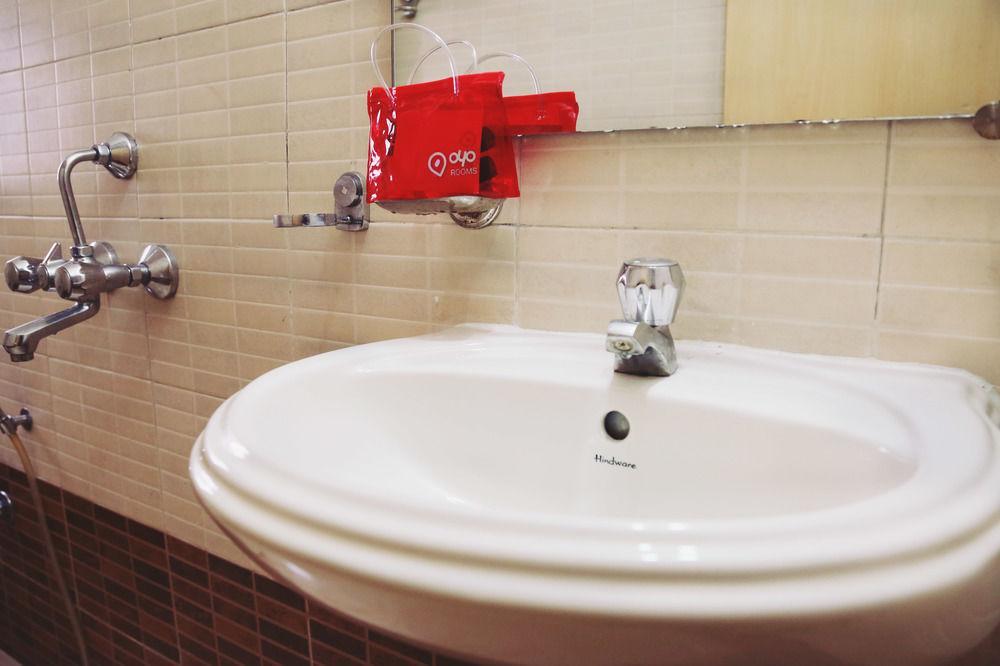 Oyo 946 Royce Studio Apartments プネ エクステリア 写真