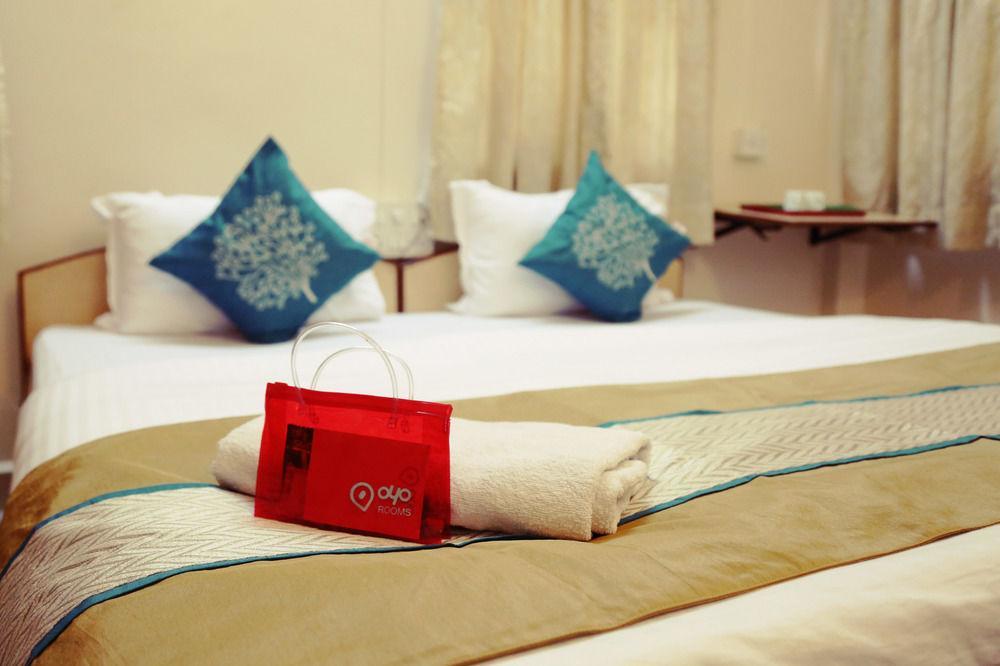 Oyo 946 Royce Studio Apartments プネ エクステリア 写真